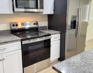 2309 Balsam Drive - Photo Thumbnail 2