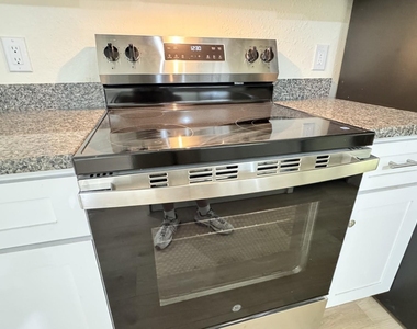 2309 Balsam Drive - Photo Thumbnail 10