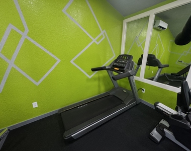 2301 Balsam Drive - Photo Thumbnail 17