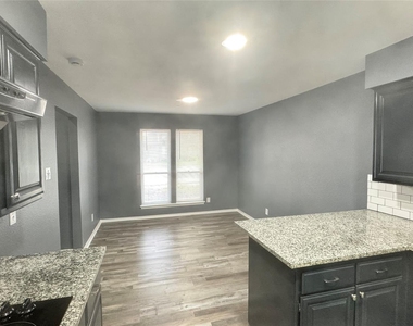 2314 Garden Park Court - Photo Thumbnail 4