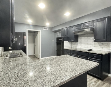 2314 Garden Park Court - Photo Thumbnail 5