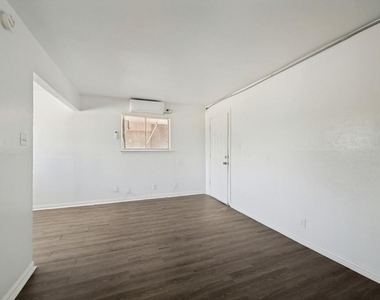 2701 Hemphill Street - Photo Thumbnail 6