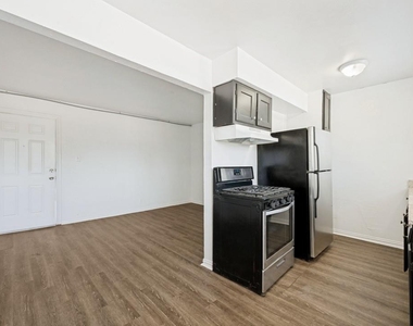 2701 Hemphill Street - Photo Thumbnail 6