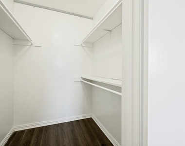 2701 Hemphill Street - Photo Thumbnail 2