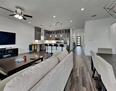 1819 Bickers Street - Photo Thumbnail 2