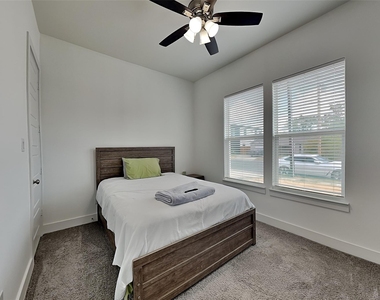 1819 Bickers Street - Photo Thumbnail 10