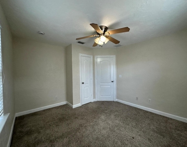 227 Foresteria Drive - Photo Thumbnail 8