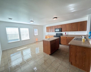9409 Goldenview Drive - Photo Thumbnail 5
