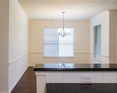 160 Fallkirk Drive - Photo Thumbnail 5