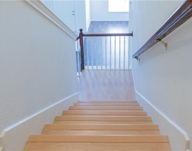 160 Fallkirk Drive - Photo Thumbnail 23
