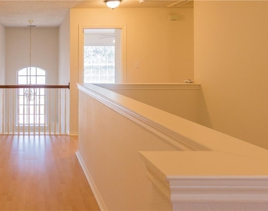 160 Fallkirk Drive - Photo Thumbnail 15