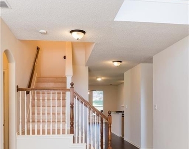160 Fallkirk Drive - Photo Thumbnail 22