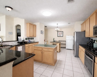 160 Fallkirk Drive - Photo Thumbnail 4