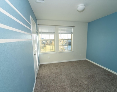 518 Saddle Club Way - Photo Thumbnail 11