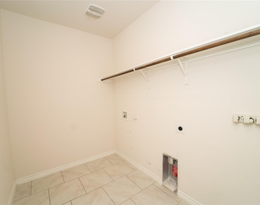 518 Saddle Club Way - Photo Thumbnail 7