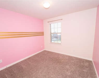 518 Saddle Club Way - Photo Thumbnail 13
