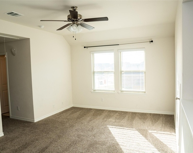 518 Saddle Club Way - Photo Thumbnail 25