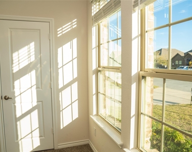518 Saddle Club Way - Photo Thumbnail 21