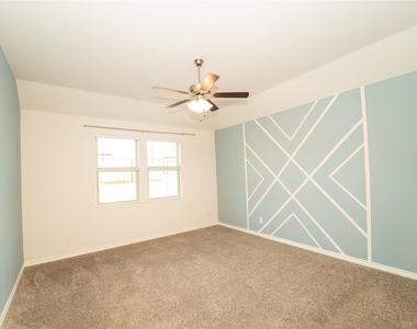 518 Saddle Club Way - Photo Thumbnail 19