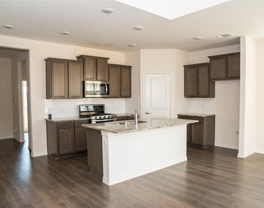 518 Saddle Club Way - Photo Thumbnail 2