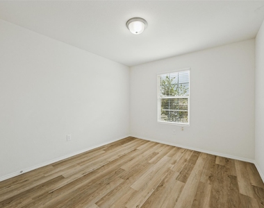 400 Alton Street - Photo Thumbnail 17