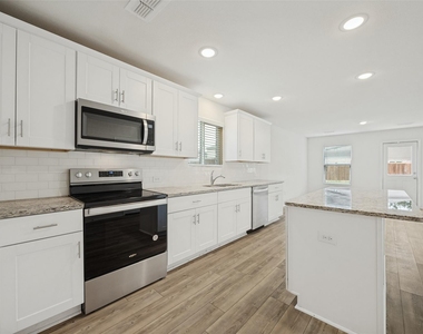 400 Alton Street - Photo Thumbnail 4