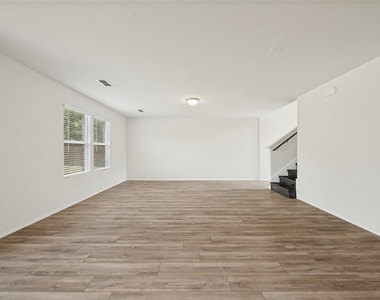 400 Alton Street - Photo Thumbnail 1