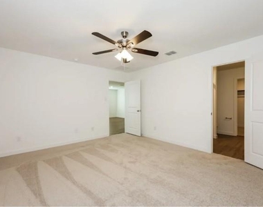 7109 Landings Edge Road - Photo Thumbnail 6