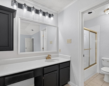 1029 Field Trail Drive - Photo Thumbnail 10
