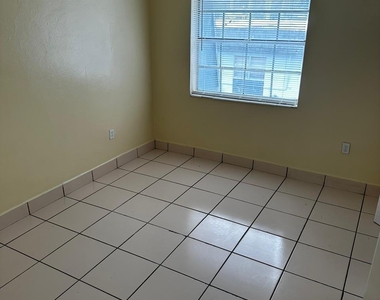 13695 Ne 3rd Court - Photo Thumbnail 4