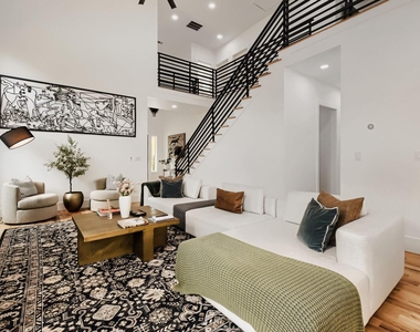 2824 Cain Boulevard - Photo Thumbnail 5