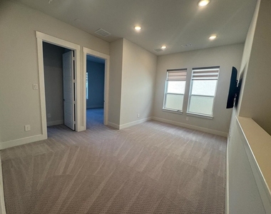 8207 Nunley Lane - Photo Thumbnail 15