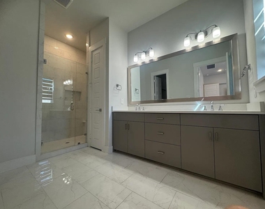 8207 Nunley Lane - Photo Thumbnail 9