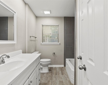 7425 S College Circle - Photo Thumbnail 14