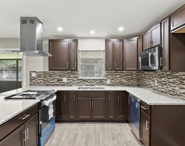 7425 S College Circle - Photo Thumbnail 4