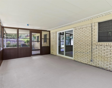 7425 S College Circle - Photo Thumbnail 10