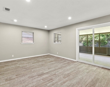 7425 S College Circle - Photo Thumbnail 8