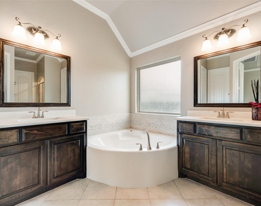 4304 Caney Creek Circle - Photo Thumbnail 6