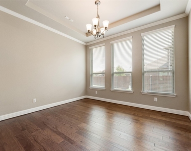 4304 Caney Creek Circle - Photo Thumbnail 3