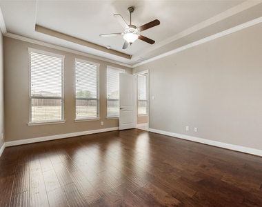 4304 Caney Creek Circle - Photo Thumbnail 5