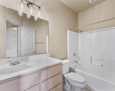 511 Mariner Drive - Photo Thumbnail 15