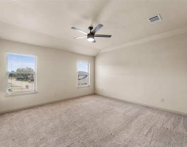 511 Mariner Drive - Photo Thumbnail 9