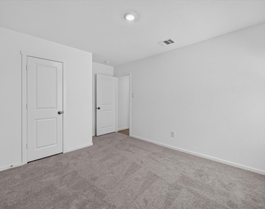 5318 Cinnamon Lane - Photo Thumbnail 14