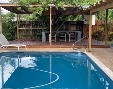 9596 Richmond Circle - Photo Thumbnail 6