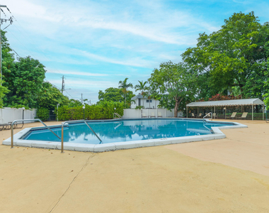 101 Royal Park Drive - Photo Thumbnail 26