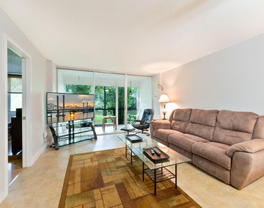 101 Royal Park Drive - Photo Thumbnail 5