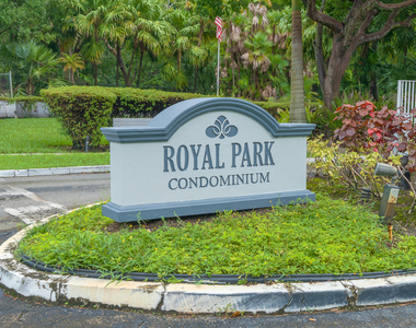 101 Royal Park Drive - Photo Thumbnail 3
