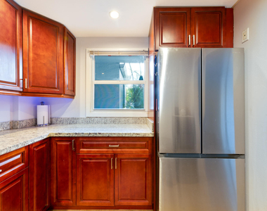 101 Royal Park Drive - Photo Thumbnail 4