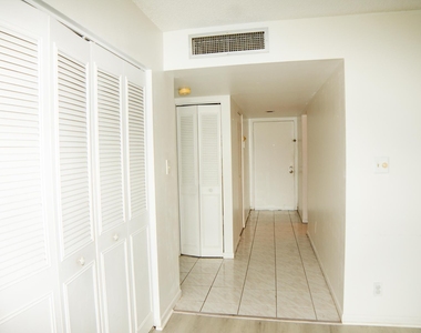 3301 Nw 47th Terrace - Photo Thumbnail 10