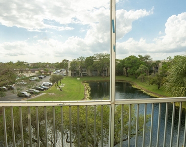 3301 Nw 47th Terrace - Photo Thumbnail 4